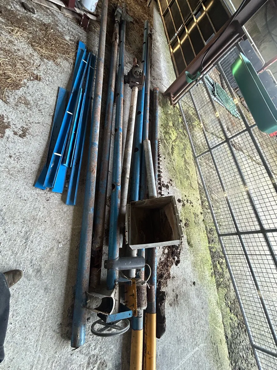 Auger - Image 1
