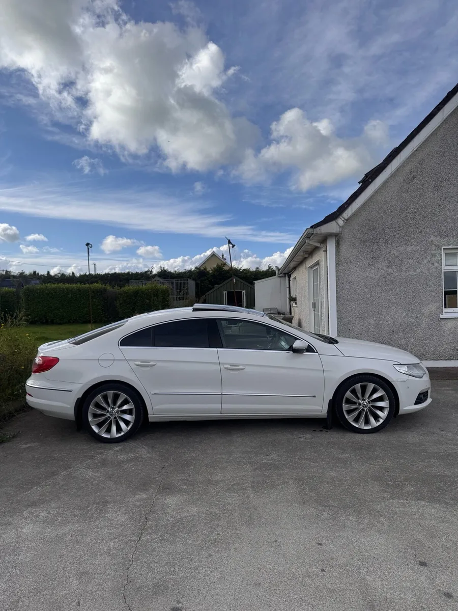 Volkswagen Passat CC - Image 2