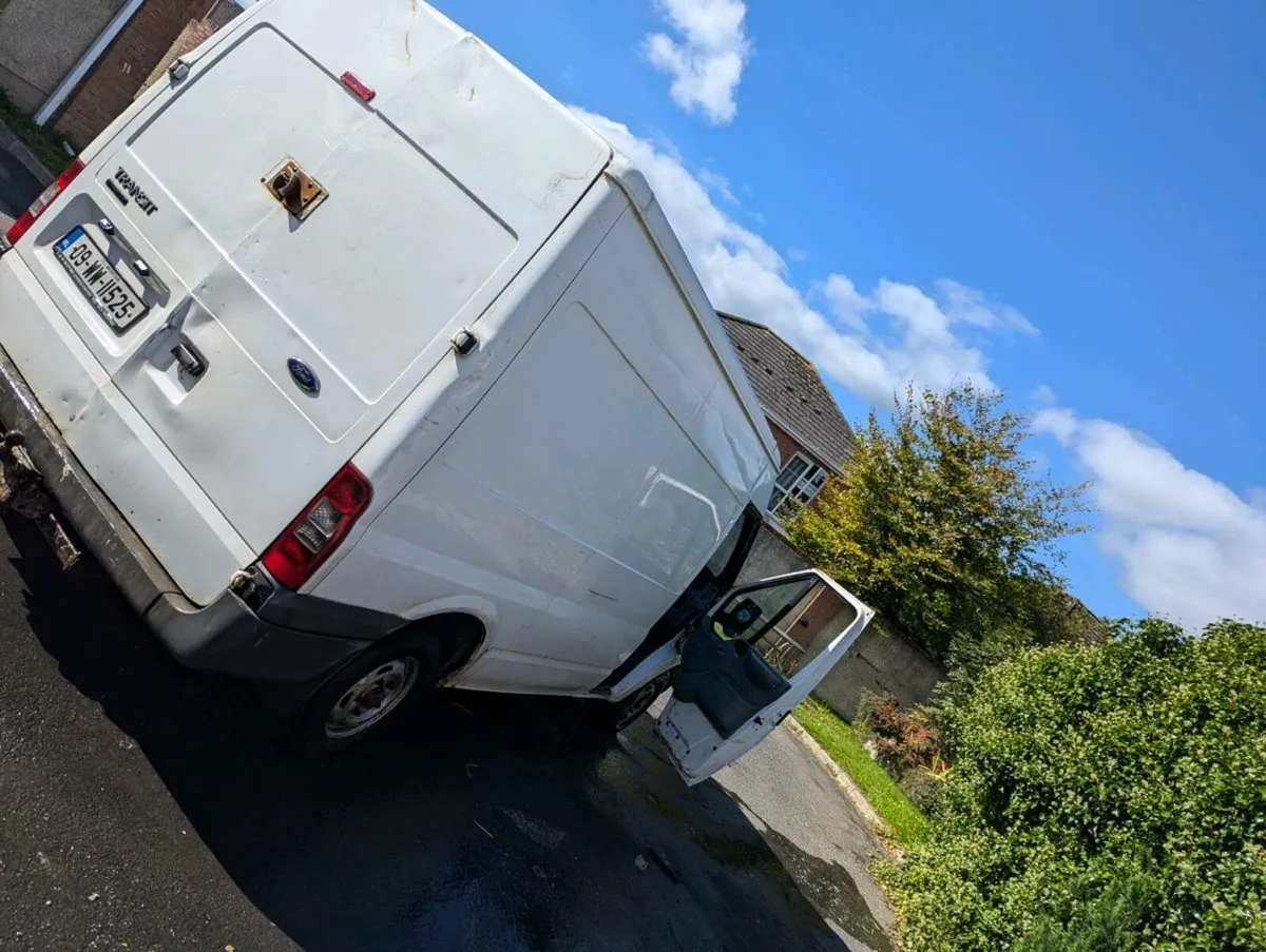 Van - Image 2