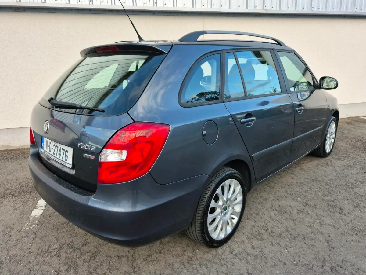SKODA FABIA ESTATE**ONLY 66,000mls**LIKE NEW** - Image 4