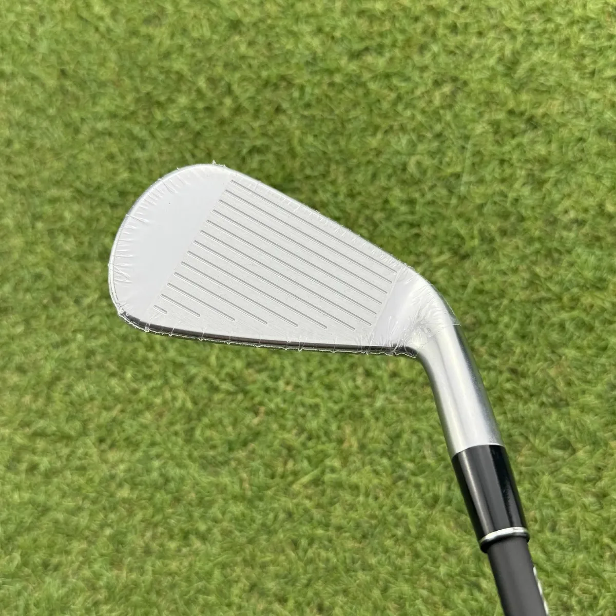 New Srixon ZXiU Utility #4 Iron 23° / Regular - Image 3