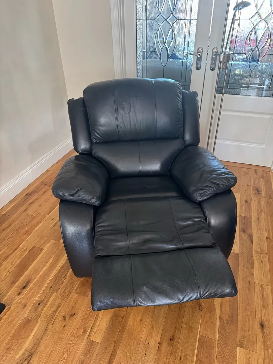 Black Leather Recliner Chair - Image 2