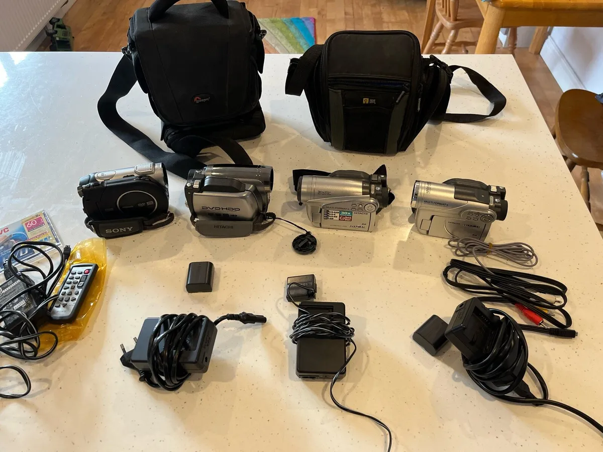 Vintage camcorder job lot working Sony / hitachi - Image 1