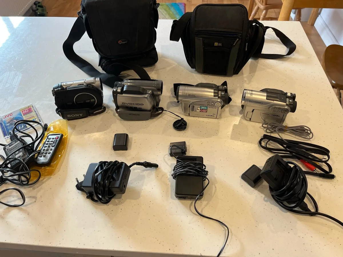 Vintage camcorder job lot working Sony / hitachi - Image 2