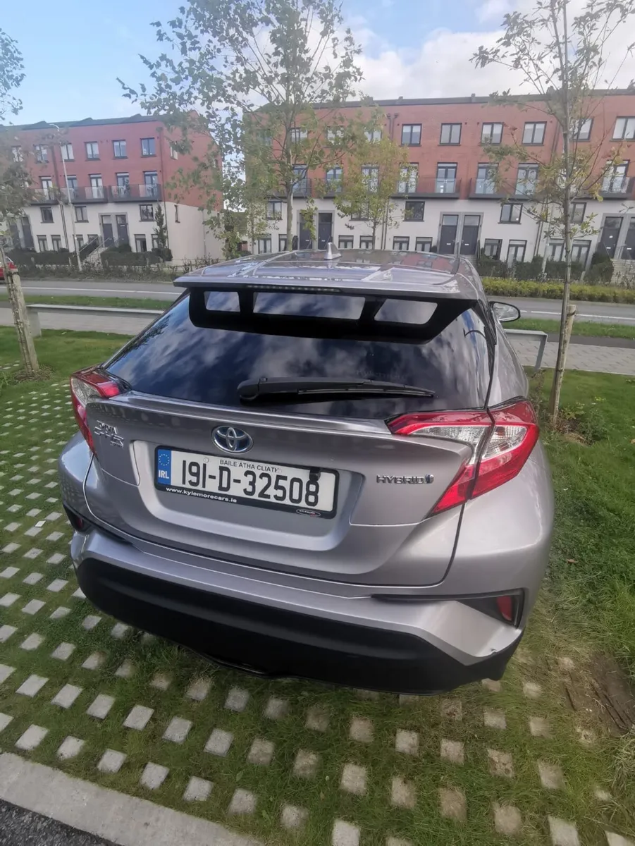 Toyota C HR sport - Image 2