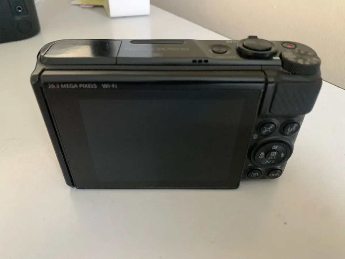 Canon Powershot SX740 HS - Image 2