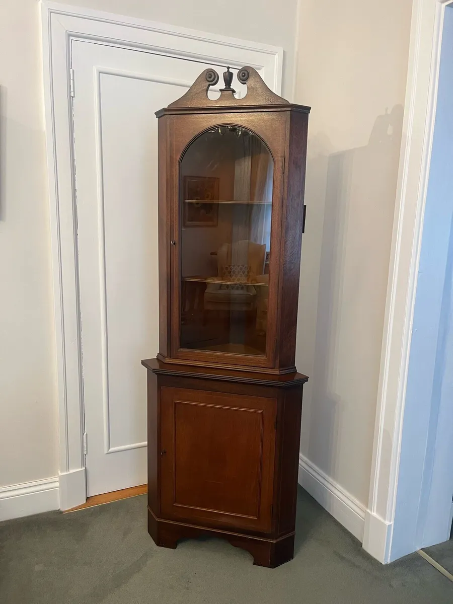 Corner Cabinet - Image 1