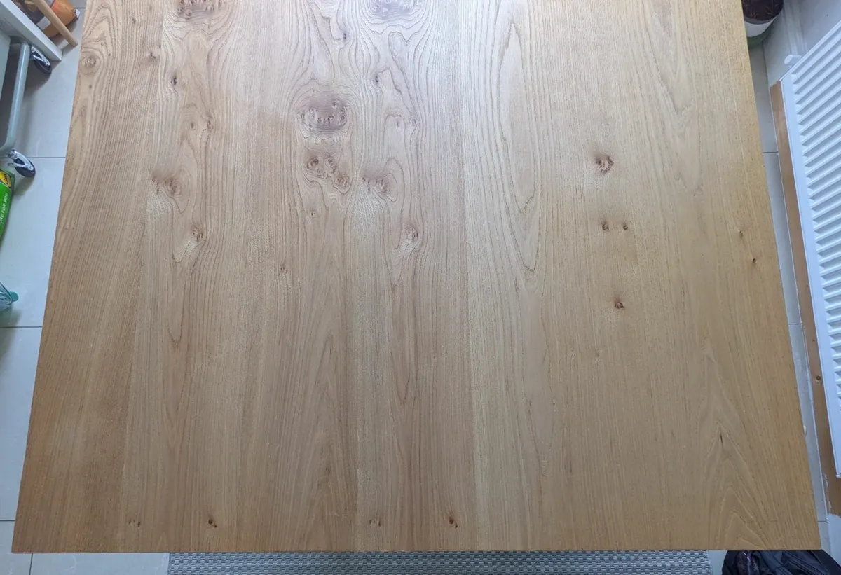 Oak dining table €400 - Image 2