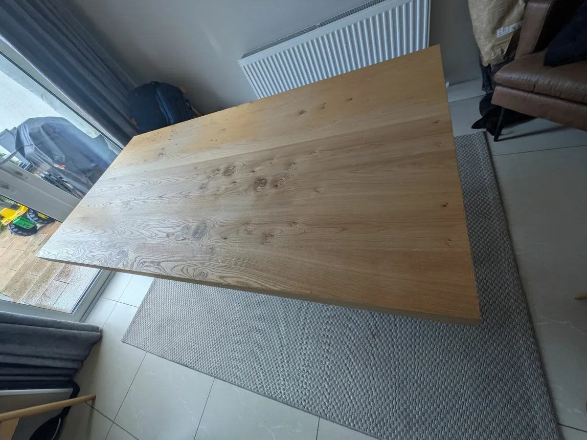 Oak dining table €400 - Image 3