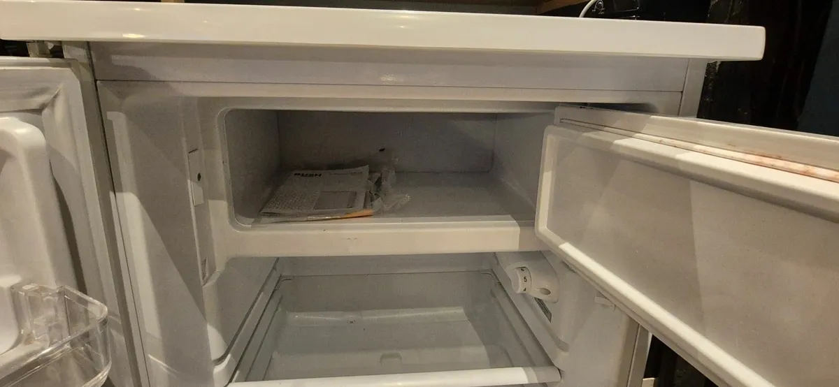 Bush MEE5585UCF Under Counter Fridge - White - Image 4