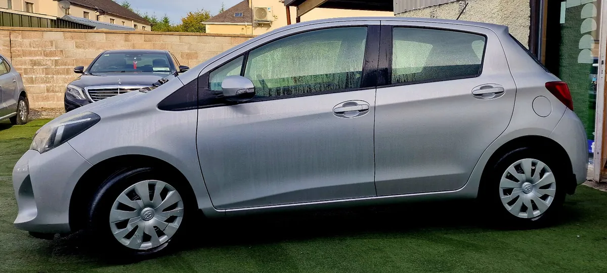 Toyota Yaris 1.0 LUNA REV CAMERA LOW KM - Image 2