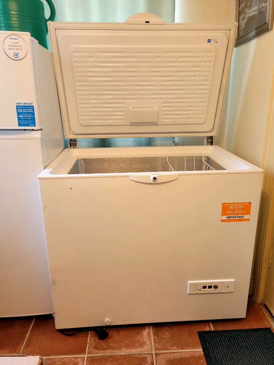 Chest Freezer - Image 2