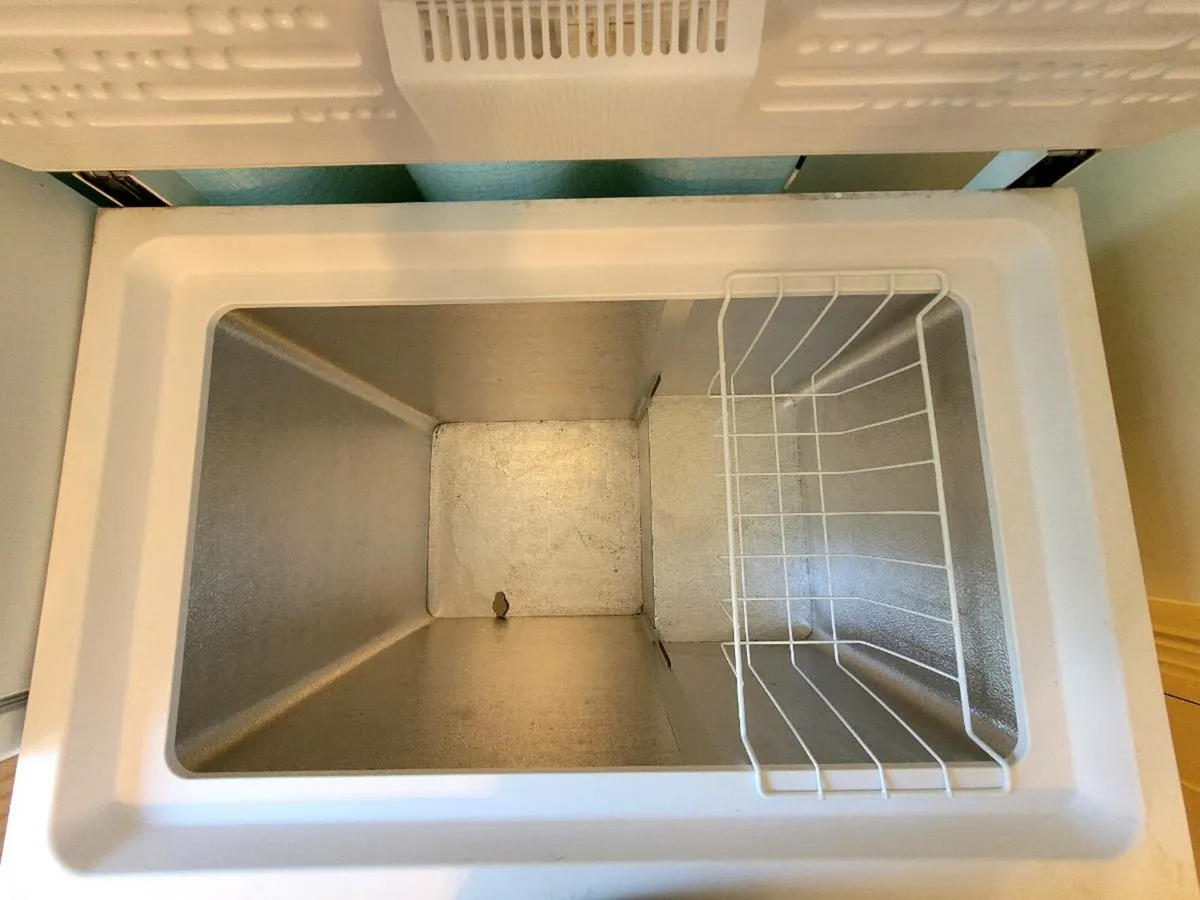 Chest Freezer - Image 3