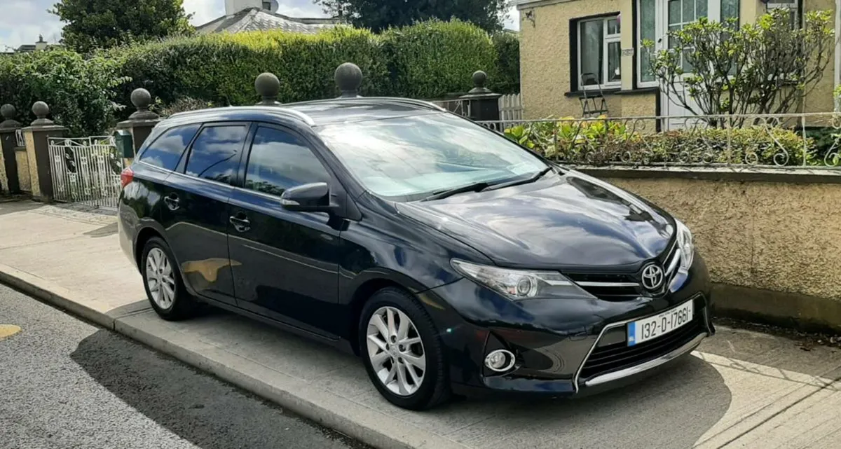 132 Toyota Auris Estate 1.4 D4D (NEW NCT) Mint - Image 3