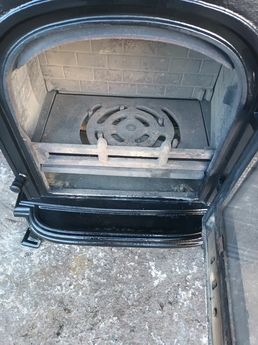 Stove - Image 2
