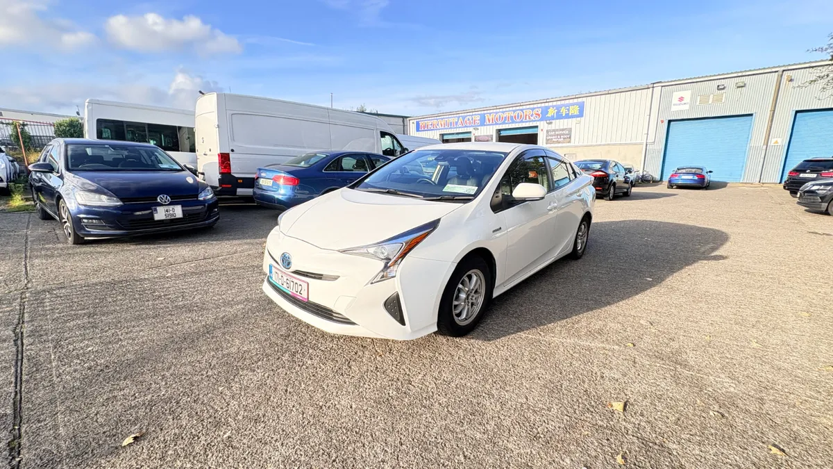 Toyota Prius 1.8 Hybrid 2017 - Image 3