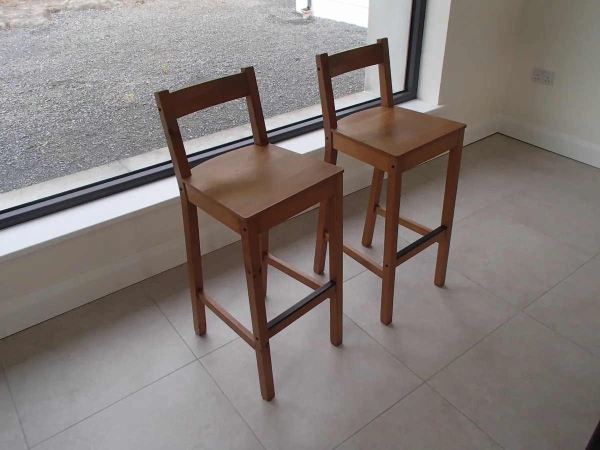 Dining table and four chairs - Image 4
