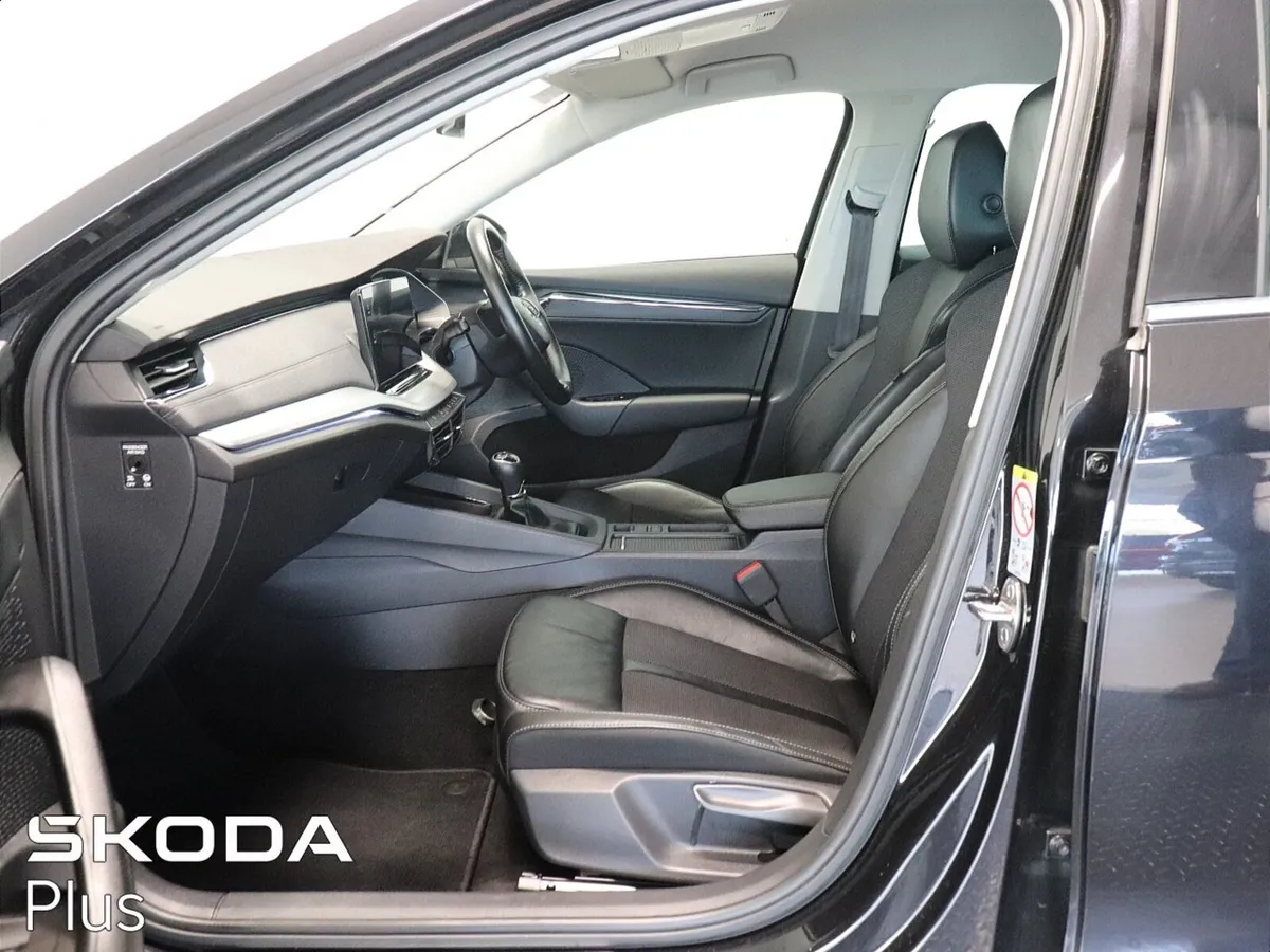 Skoda Octavia 2.0 TDI 30 TH EDITION - Image 4