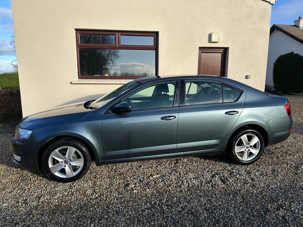 Skoda Octavia 2016 - Image 2