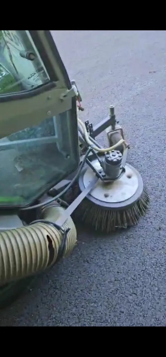 Egholm diesel road sweeper roadsweeper no vat - Image 2