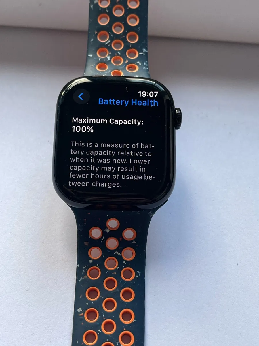 Apple Watch series 10 with original box 46mm - Image 2