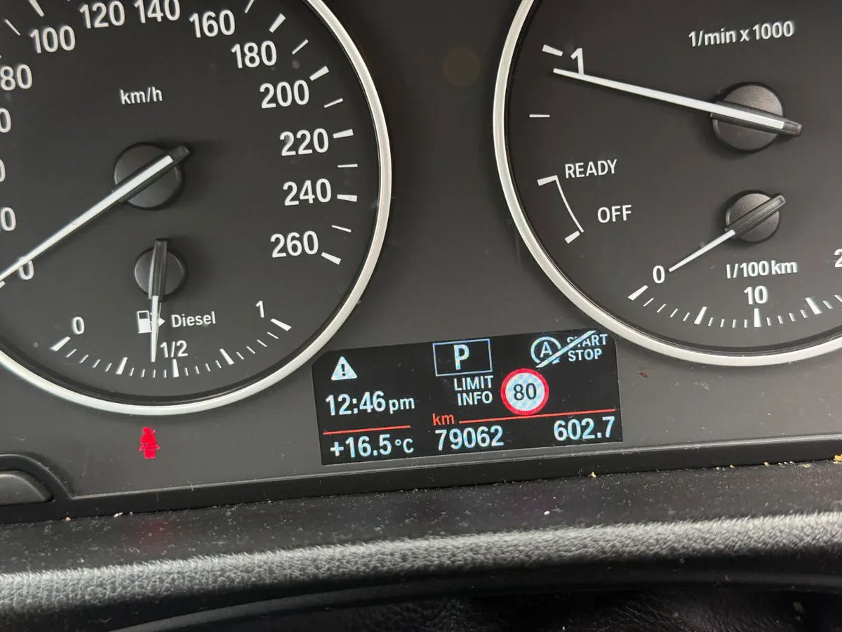 BMW X1 2.0 DIESEL CREAM LEATHER AUTOMATIC LOW KMS - Image 4