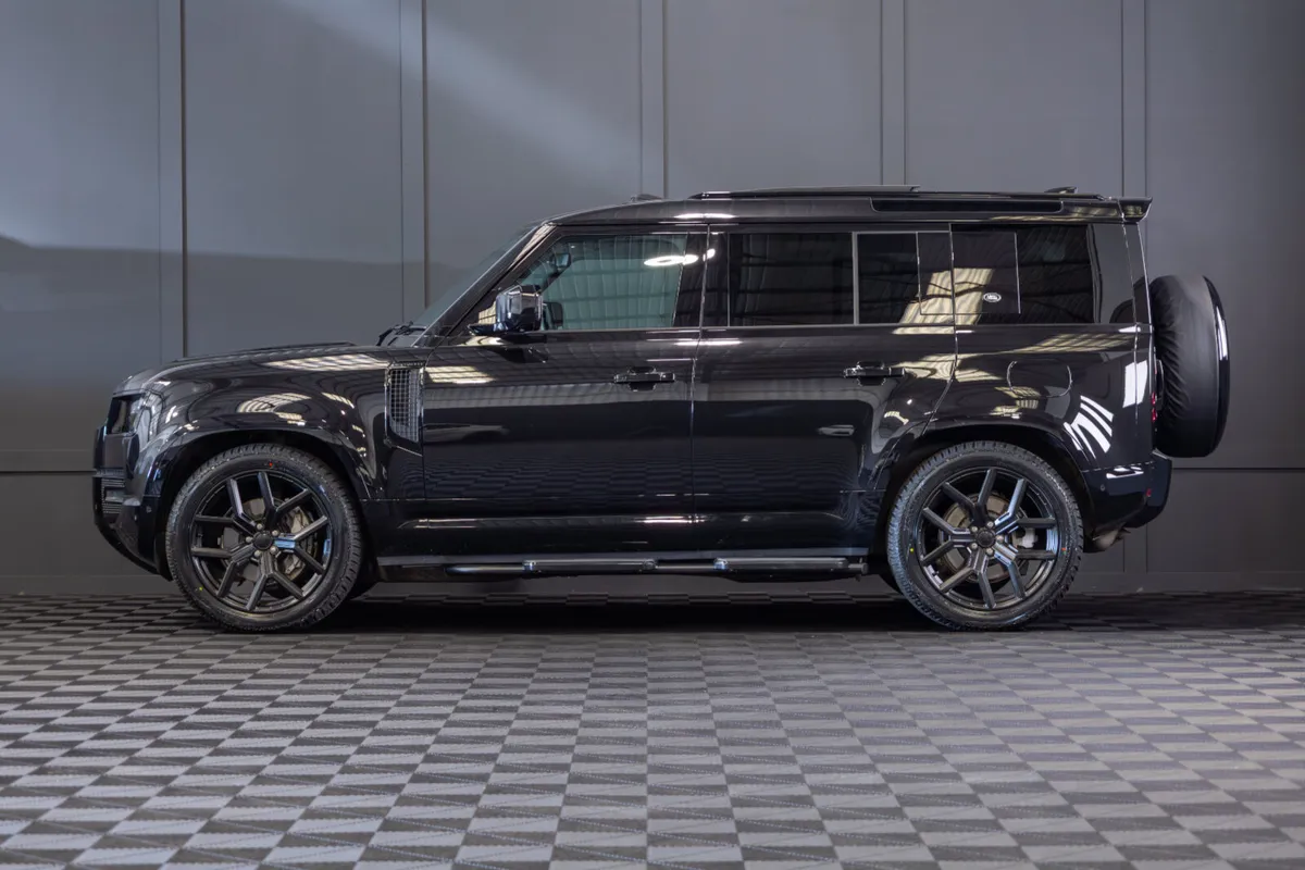 242 Land Rover Defender 110 XS Edition *Pan Roof - Image 3