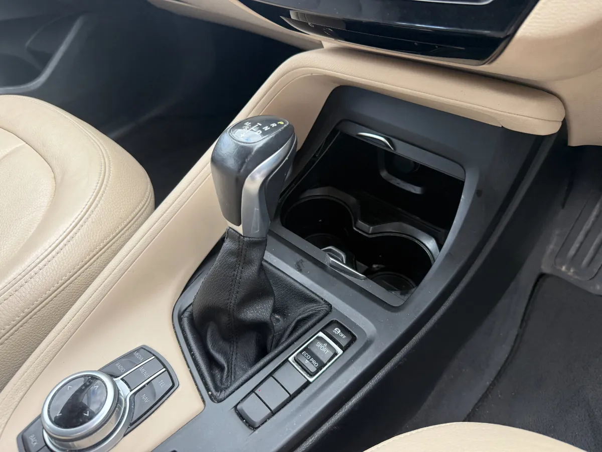 BMW X1 2.0 DIESEL CREAM LEATHER AUTOMATIC LOW KMS - Image 3