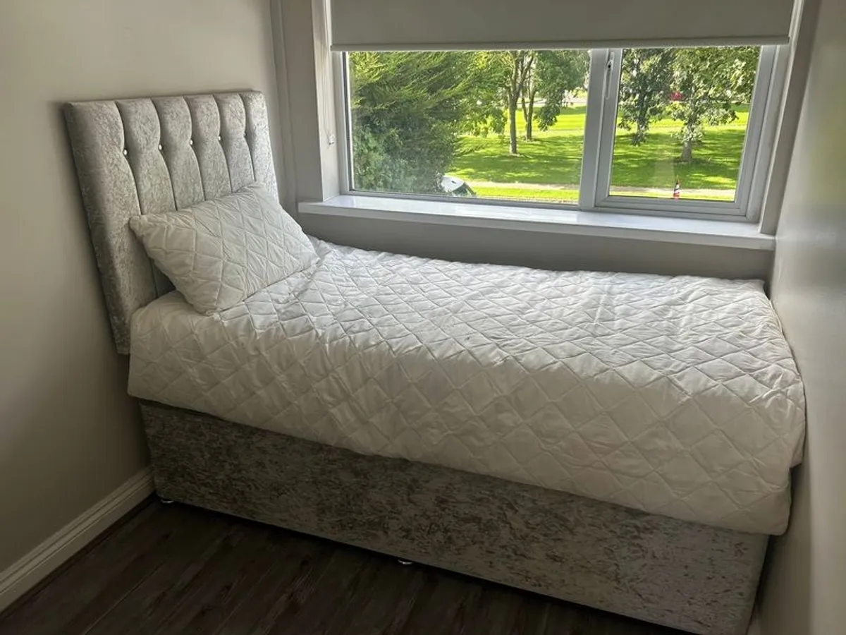 Crushed Velvet Grey Diamante Bed - Image 2