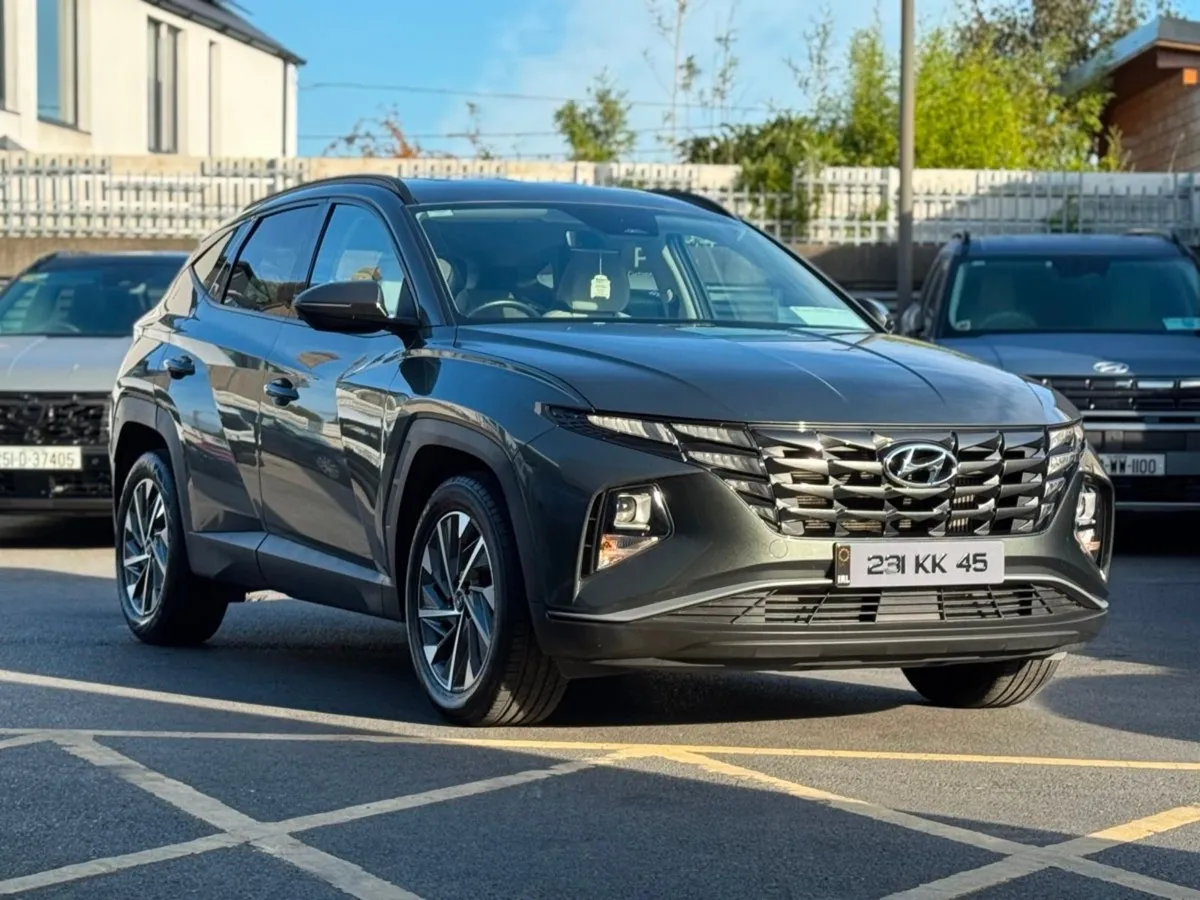 Hyundai Tucson 2WD Executive  Grey Leather  Car O - Image 1
