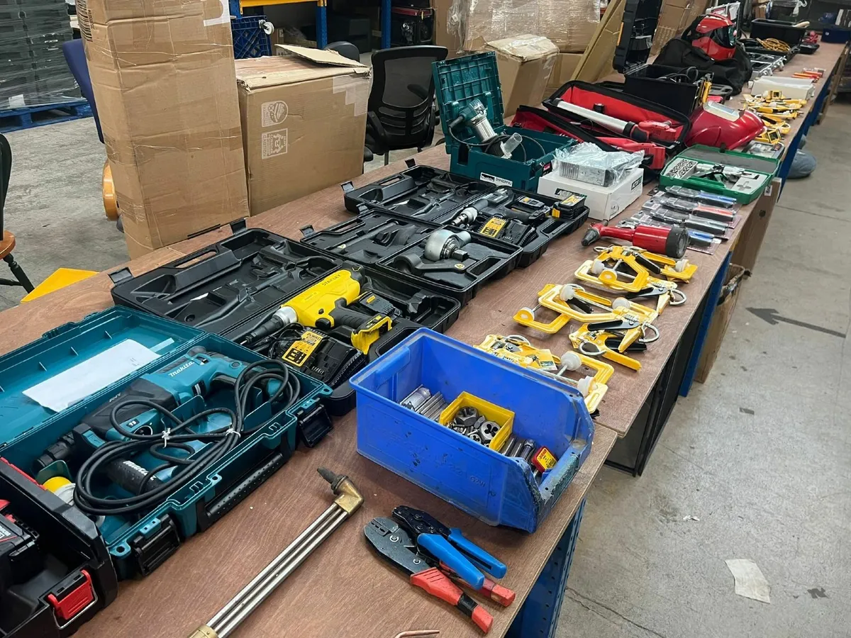 1500 lot tool clearance auction - Image 3