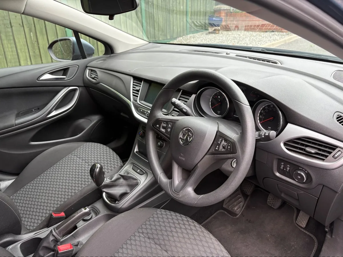 Vauxhall Astra 2016 - Image 2