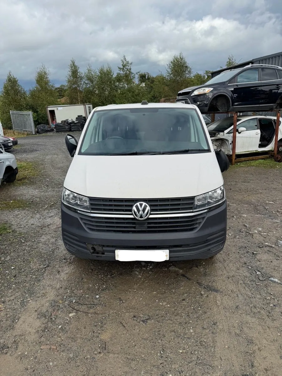 2021 VW transporter t6.5 2.0 Tdi swb for breaking - Image 2