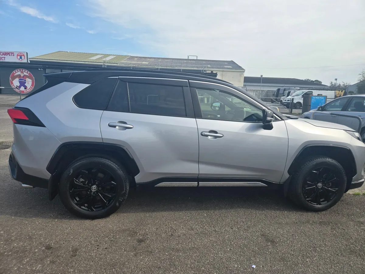 Toyota RAV4 2024 - Image 2