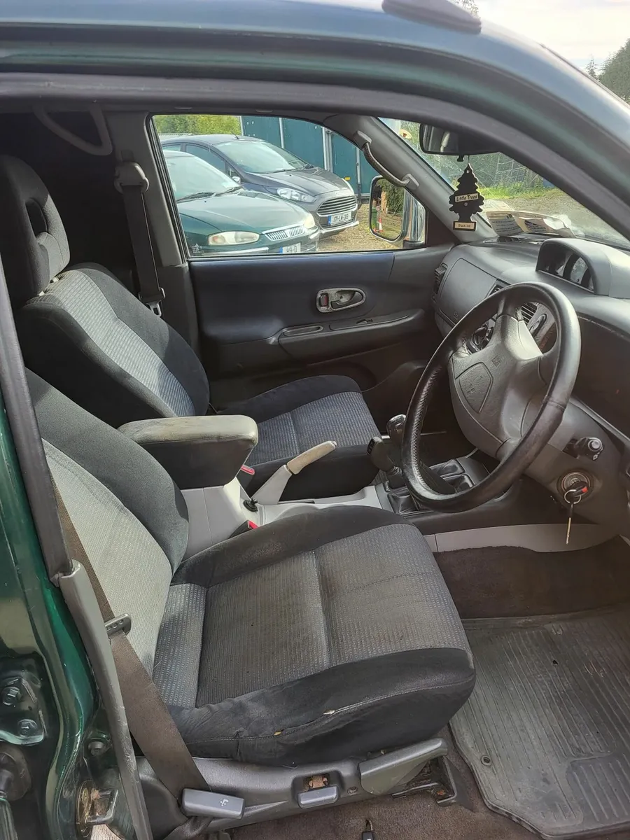 Mitsubishi Pajero 2004 - Image 3