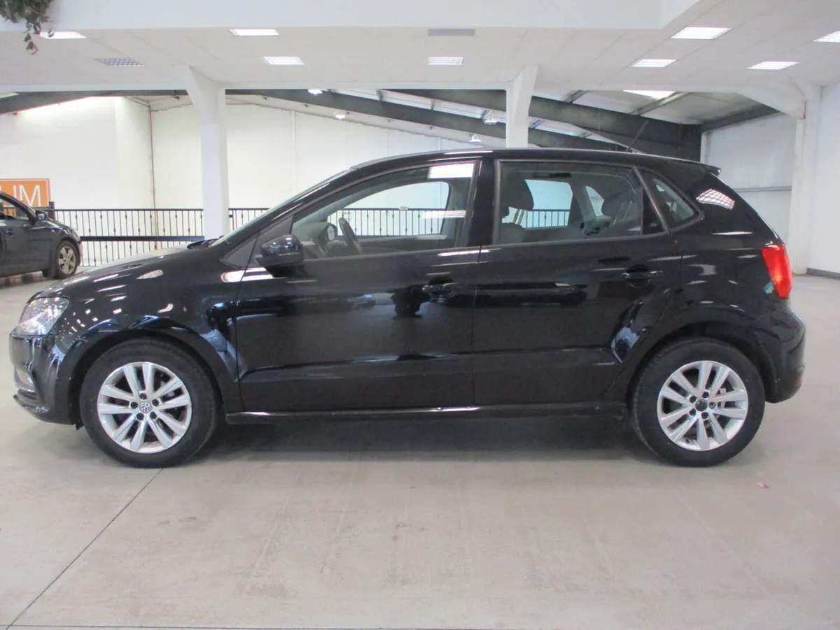 Volkswagen Polo 1.0 petrol Comfortline 2015 - Image 1