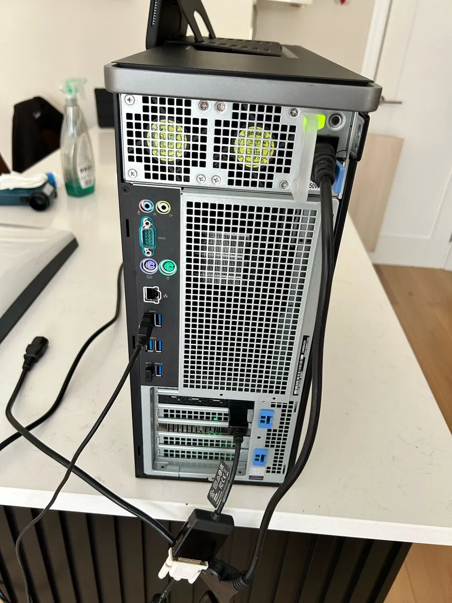 Precision 5820 - Image 2