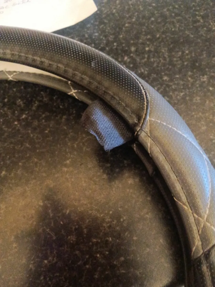 Leather steering wheel cover - Image 4