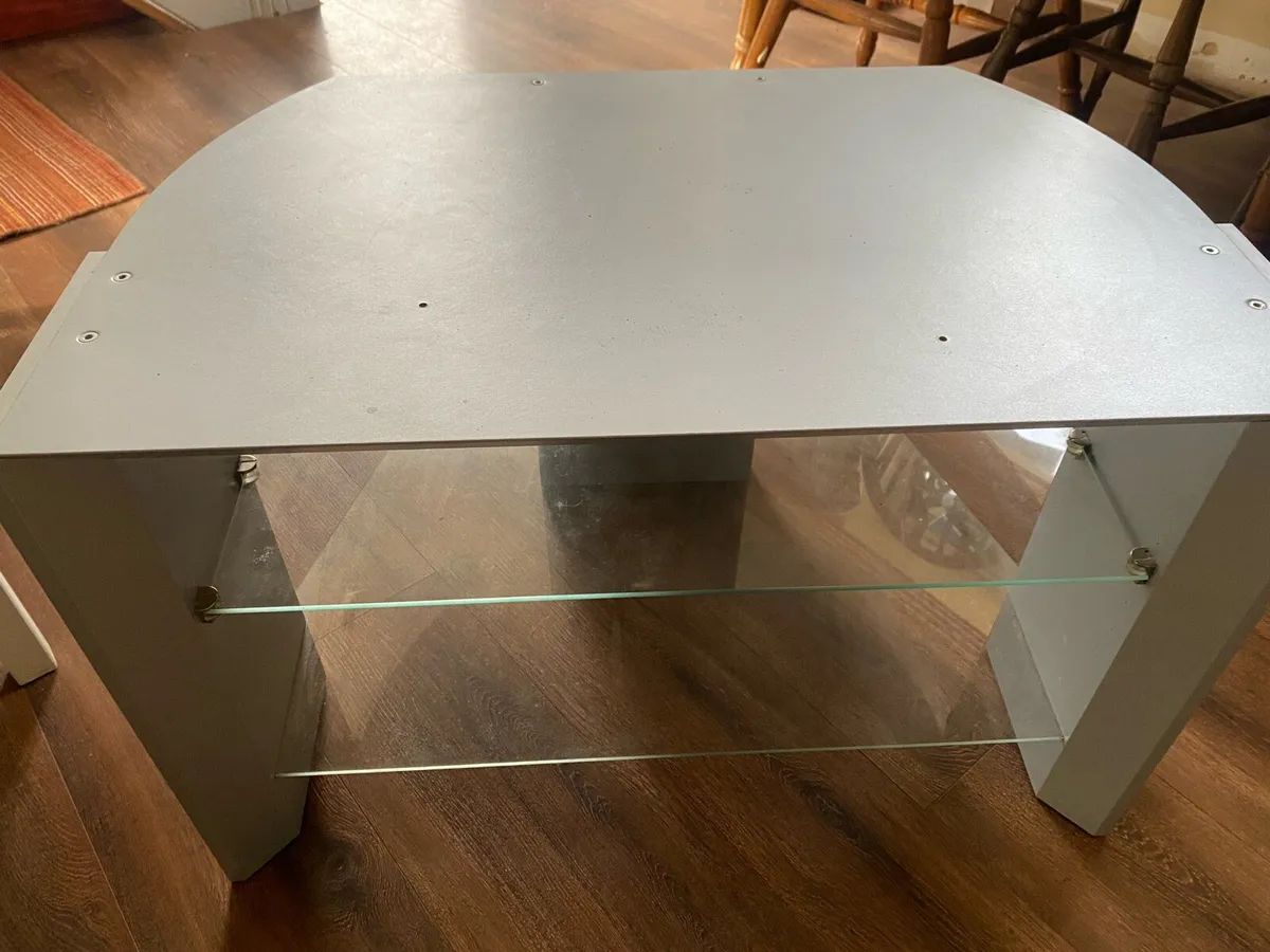 TV stand - Image 2