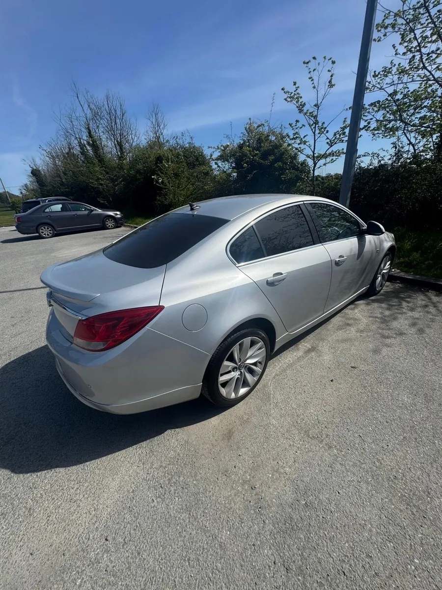 Insignia 2013 diesel - Image 1