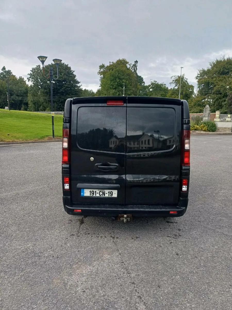 Van - Image 4