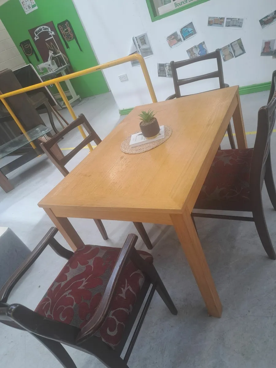 Dining room table and 4 chairs - Image 1