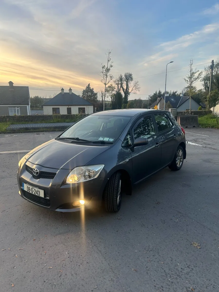 Toyota Auris 1.4 petrol with NCT+TAX - Image 2