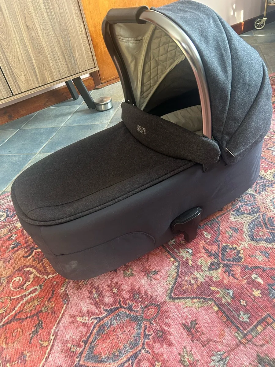 Mamas and Papas Ocarro Carrycot - Image 1