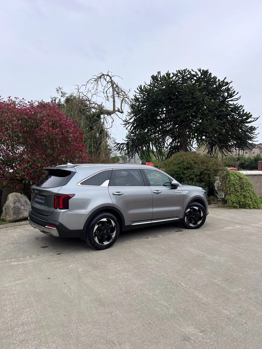 Kia Sorrento - Image 2