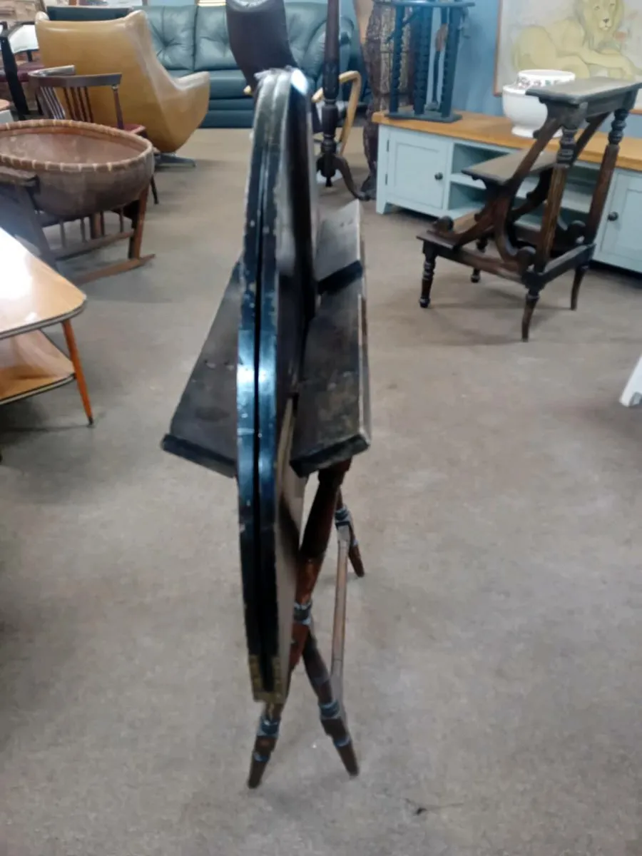 Early 20th Century Mahogany Stagecoach Table - Image 2