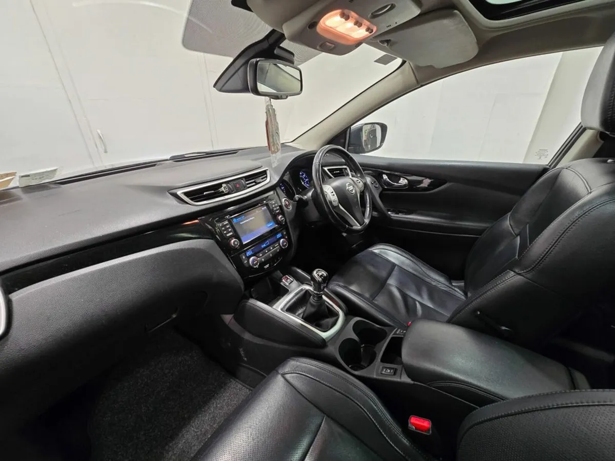 Nissan Qashqai 1.5 DCI Tekna Panoramic Sunroof, Re - Image 4