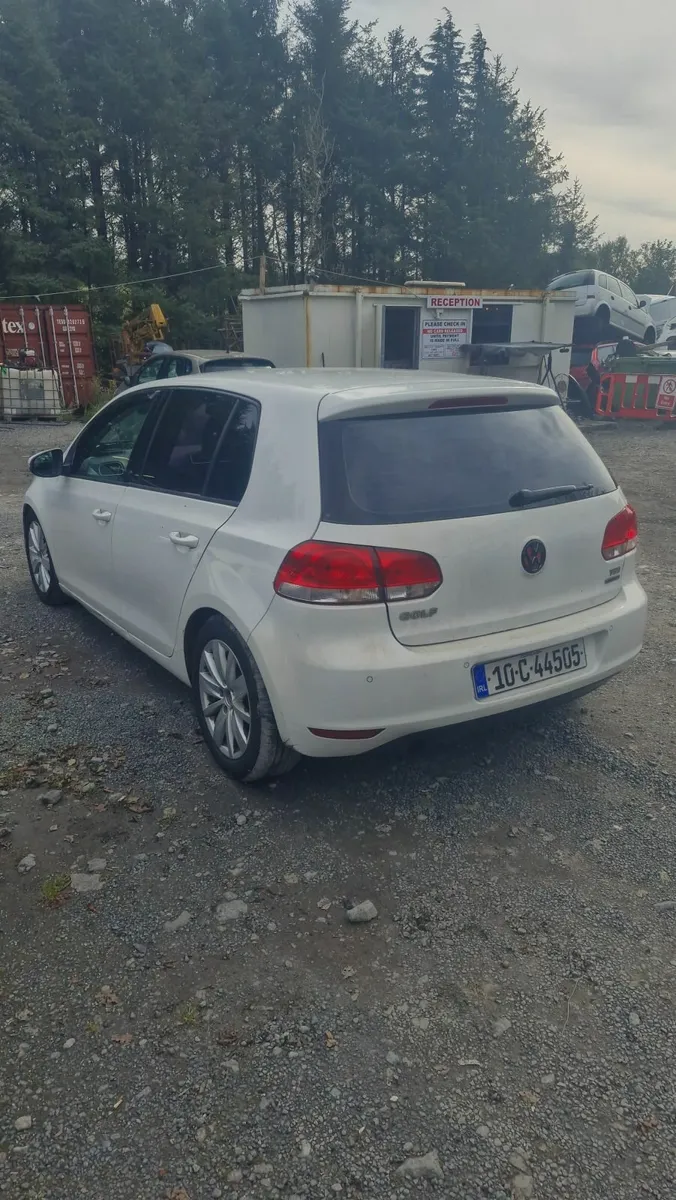 Volkswagen Golf 2010 - Image 3