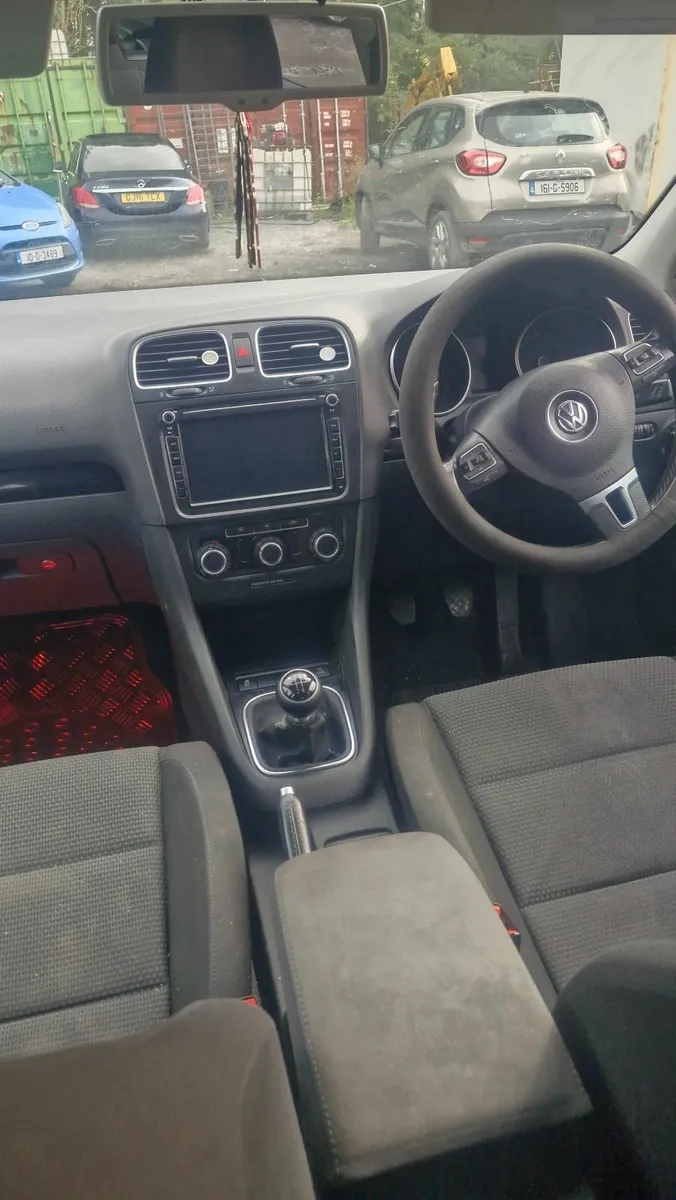 Volkswagen Golf 2010 - Image 4