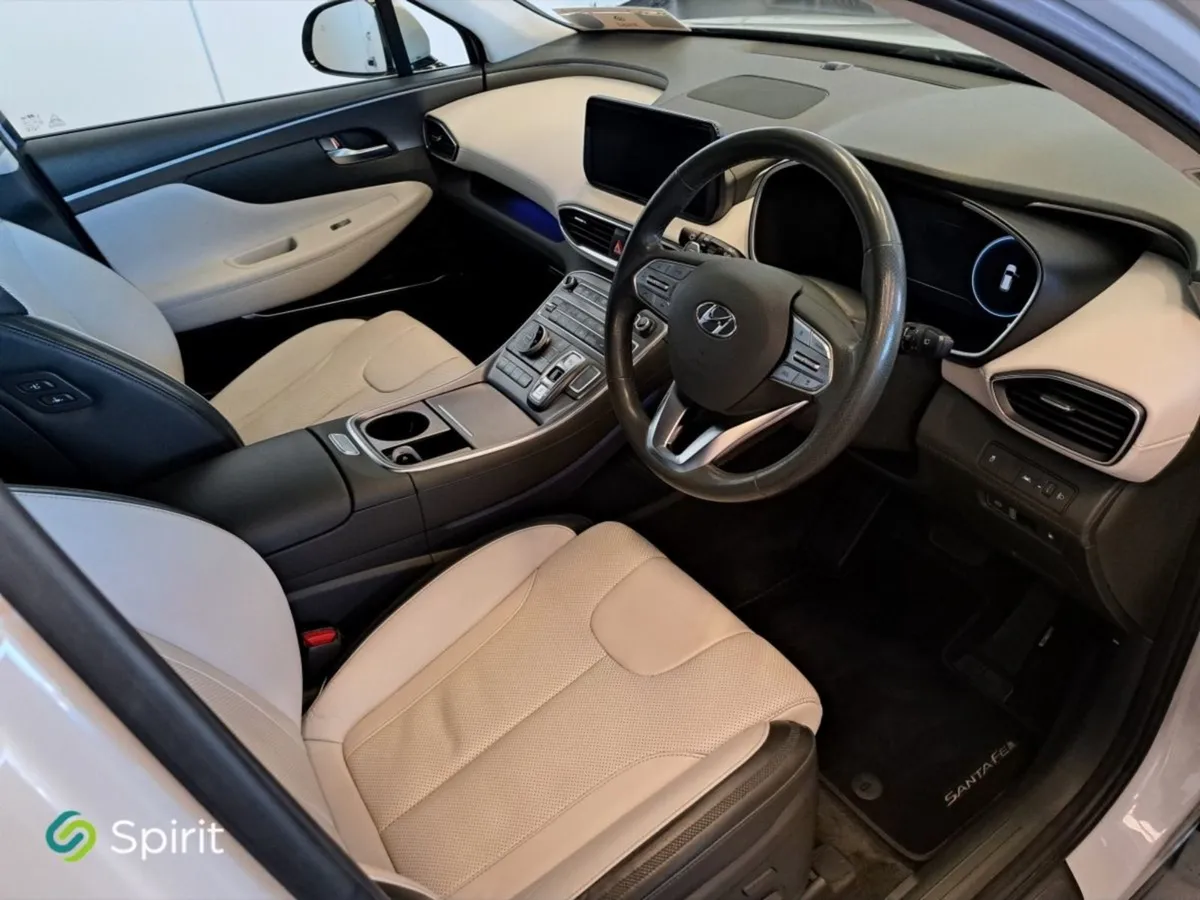 Hyundai Santa Fe 7 Seater  Phev Executive Plus 4w - Image 4